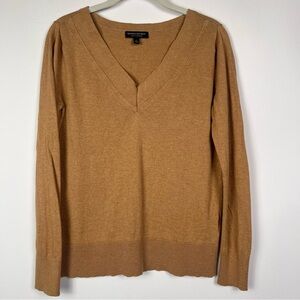 2/$30 Banana Republic Silk-Cashmere V-Neck Sweater in Camel Tan – Size Small